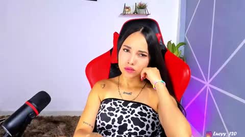 Snapshot of lucyy_rose chatting on 10-28-25, 12:36 o online show from 10-28-25, 12:36