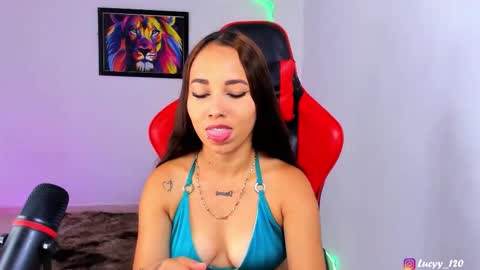 Snapshot of lucyy_rose chatting on 03-12-26, 11:33 o online show from 03-12-26, 11:33