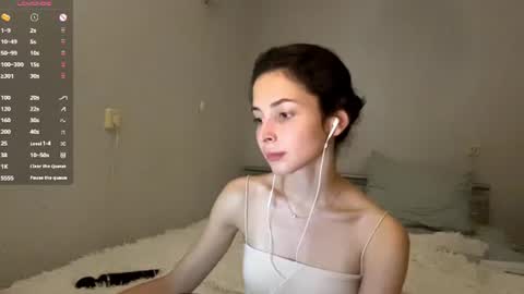 Mika online show from 07-30-26, 04:06