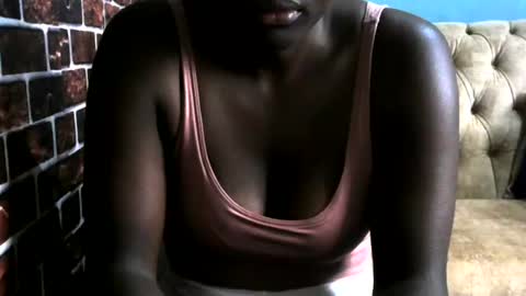 Snapshot of lue_123 chatting on 08-08-26, 05:09 Lue 123 online show from 08-08-26, 05:09