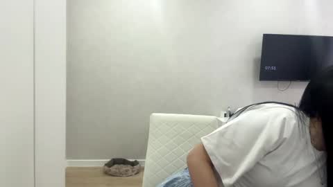 Kelly online show from 05-03-26, 04:51