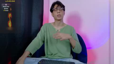 Lui online show from 05-18-26, 04:07