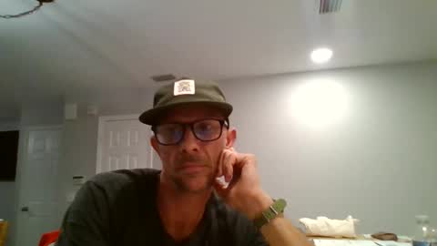 luiggii0904 online show from 04-11-26, 01:43