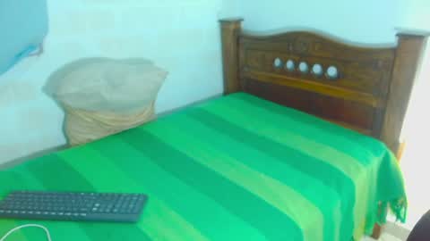 Snapshot of luigiluxs chatting on 05-12-26, 02:08 MY NAME IS LUIGI online show from 05-12-26, 02:08