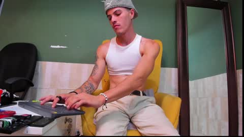 Luis AS online show from 01-12-25, 10:02