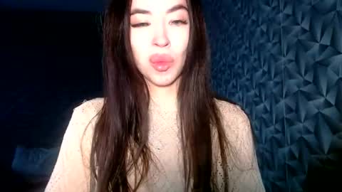 luisa lovedom online show from 06-18-26, 11:25