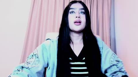 Snapshot of luisaa_diaz_ chatting on 06-20-26, 11:18 Luisa Diaz online show from 06-20-26, 11:18