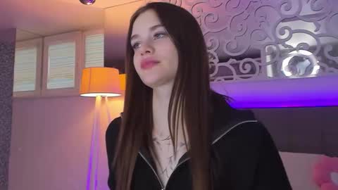 Snapshot of luisaclover chatting on 02-26-26, 01:54 LuisaClover online show from 02-26-26, 01:54
