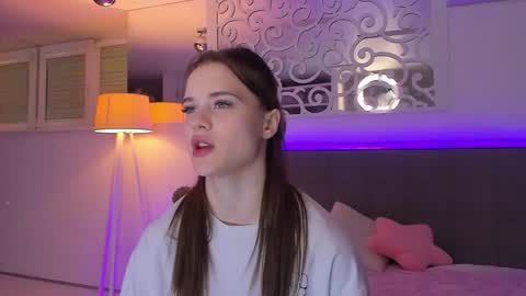 Snapshot of luisaclover chatting on 03-01-26, 08:00 LuisaClover online show from 03-01-26, 08:00