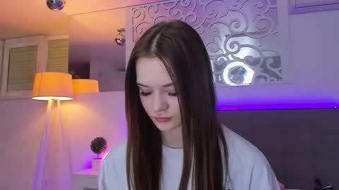 Snapshot of luisaclover chatting on 03-04-26, 04:35 LuisaClover online show from 03-04-26, 04:35