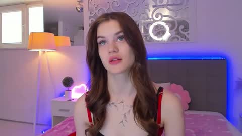 Snapshot of luisaclover chatting on 04-03-26, 12:25 LuisaClover online show from 04-03-26, 12:25