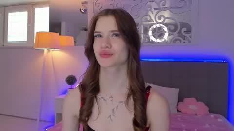 Snapshot of luisaclover chatting on 04-06-26, 12:06 LuisaClover online show from 04-06-26, 12:06