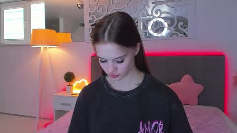 Snapshot of luisaclover chatting on 04-10-26, 12:32 LuisaClover online show from 04-10-26, 12:32