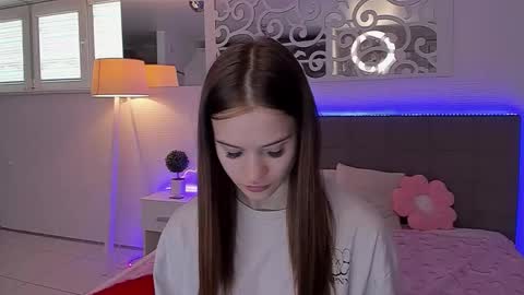 Snapshot of luisaclover chatting on 05-03-26, 12:33 LuisaClover online show from 05-03-26, 12:33