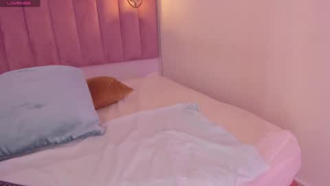 L U I S A online show from 12-19-24, 08:02