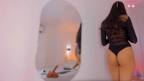 Snapshot of luisah_ chatting on 12-22-25, 07:55 L U I S A online show from 12-22-25, 07:55