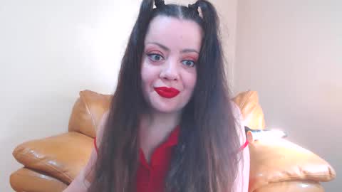 Snapshot of luisahornydoll chatting on 02-28-26, 01:45 Cassie online show from 02-28-26, 01:45