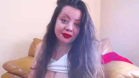 Snapshot of luisahornydoll chatting on 03-26-26, 07:47 Cassie online show from 03-26-26, 07:47