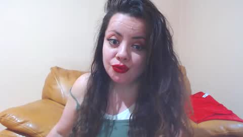 Snapshot of luisahornydoll chatting on 04-03-26, 04:05 Cassie online show from 04-03-26, 04:05