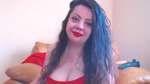 Snapshot of luisahornydoll chatting on 04-06-26, 06:36 Cassie online show from 04-06-26, 06:36