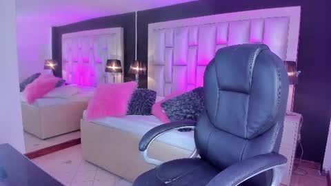Luisa  online show from 06-28-26, 04:35