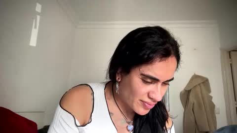 Luisa Monsters online show from 11-12-25, 02:28