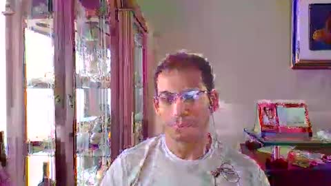 Luis online show from 03-17-26, 03:37