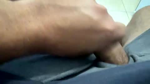 Snapshot of luiso29 chatting on 11-19-25, 11:43 luiso29 online show from 11-19-25, 11:43