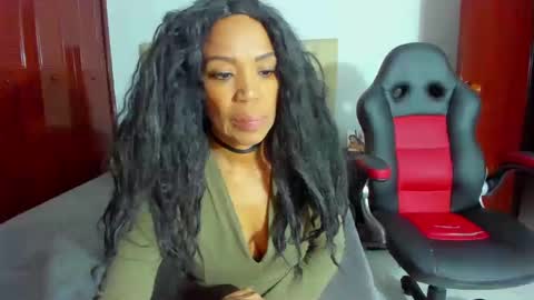 Luissa online show from 02-21-25, 12:28