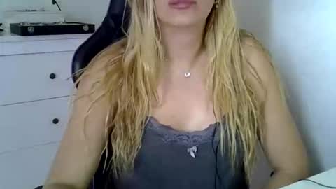 luizacandy online show from 10-28-25, 04:31