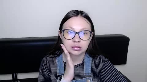 Snapshot of luizaheems_ chatting on 05-25-26, 06:08 Luiza online show from 05-25-26, 06:08