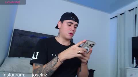Snapshot of luka_castlehot chatting on 10-16-25, 04:35 Luka Castle online show from 10-16-25, 04:35