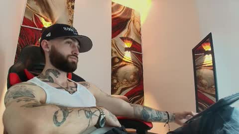 LUKE online show from 10-15-25, 01:33