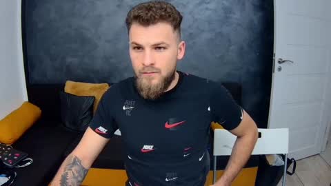 Snapshot of luke_eddison chatting on 01-25-25, 07:49 Luke online show from 01-25-25, 07:49