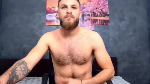 Snapshot of luke_eddison chatting on 02-19-26, 08:43 Luke online show from 02-19-26, 08:43