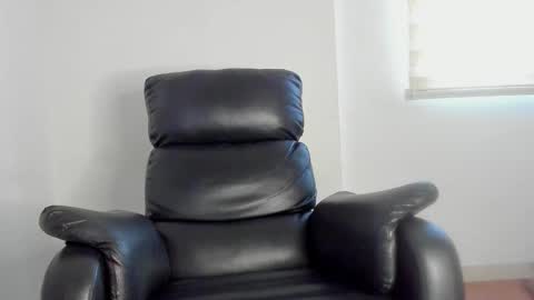 Snapshot of lukeglanton17 chatting on 05-24-26, 12:54 Luke online show from 05-24-26, 12:54