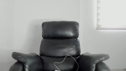 Snapshot of lukeglanton17 chatting on 05-25-26, 11:16 Luke online show from 05-25-26, 11:16