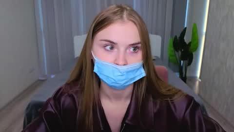 lukeriamoon online show from 10-23-25, 04:45