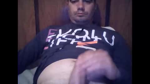 Snapshot of lukixxxx chatting on 03-09-26, 05:39 lukixxxx online show from 03-09-26, 05:39