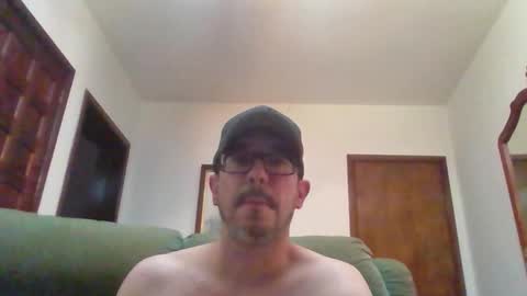 Snapshot of lukz88bigcock chatting on 12-20-24, 03:47 Luke online show from 12-20-24, 03:47