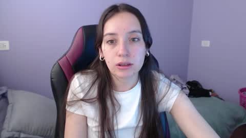 Snapshot of lula_05 chatting on 10-30-25, 02:29 Vicky online show from 10-30-25, 02:29