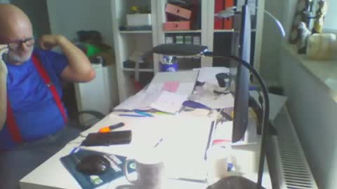 Snapshot of luley58 chatting on 07-22-26, 07:33 luley58 online show from 07-22-26, 07:33