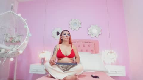 Luli Jones online show from 09-28-25, 01:16