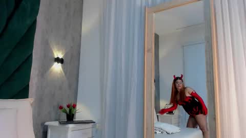 Luli Jones online show from 10-31-25, 11:44