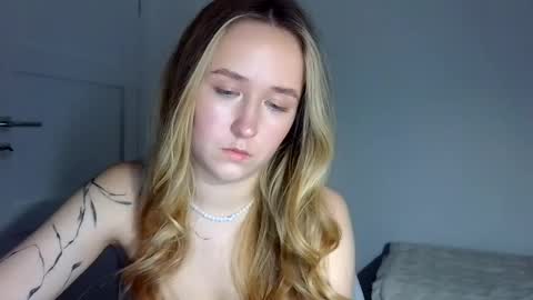 Lulu Baby18 online show from 05-13-26, 06:27