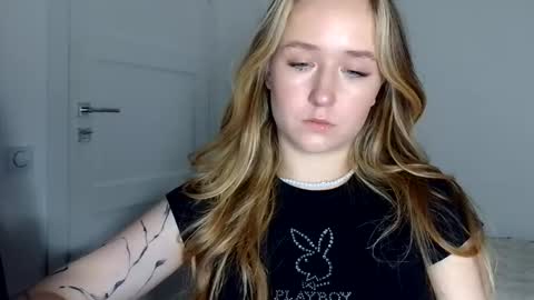 Lulu Baby18 online show from 05-18-26, 06:58