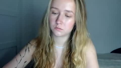 Lulu Baby18 online show from 06-10-26, 07:13