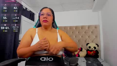 Snapshot of lulu_f1 chatting on 09-28-25, 02:00 ferrer online show from 09-28-25, 02:00