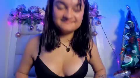 Snapshot of lulu_js_ chatting on 12-14-25, 08:52 elizabeth online show from 12-14-25, 08:52