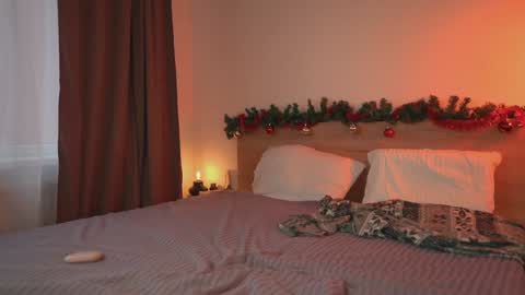 Snapshot of lulu_lovett chatting on 12-28-24, 10:25 lulu_lovett online show from 12-28-24, 10:25